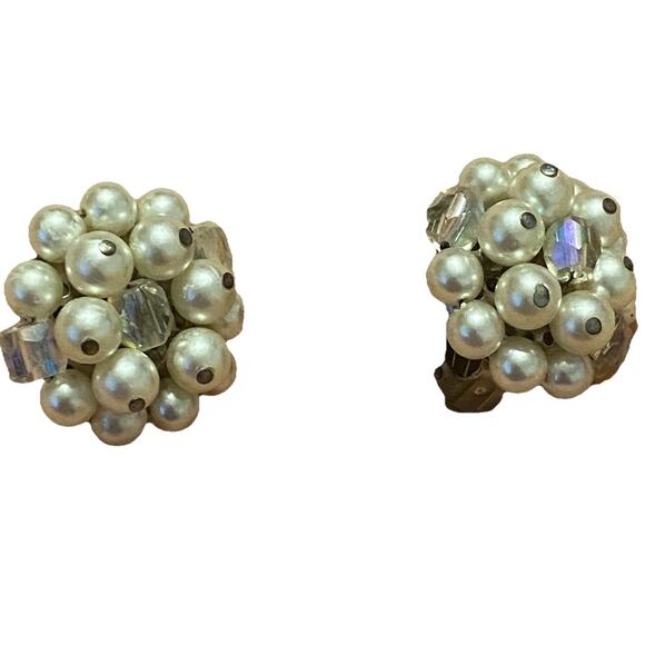 Off White Faux Pearl Beaded Sparkle Cluster Clip On Earrings Vintage Cottage - Picture 4 of 7